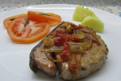 Thumbnail for Bife de atum com pimentos vermelhos e cebolinho