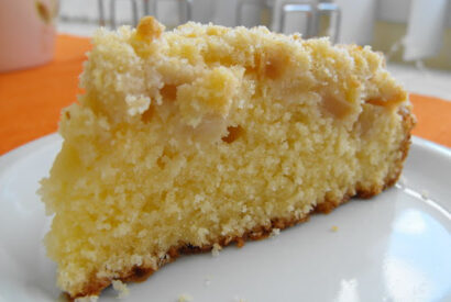 Thumbnail for Tarte com cobertura de crumble de pêra