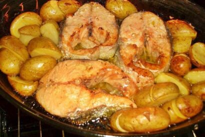 Thumbnail for Salmão no forno com Batatinhas… Fácil, Rápido e Delicioso