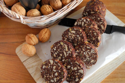 Thumbnail for Salame de chocolate, alfarroba, nozes e avelãs- Tão bom