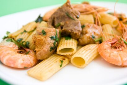 Thumbnail for Massa à portuguesa com carne de porco e camarão
