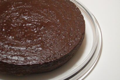Thumbnail for Bolo de Chocolate (Receita da minha familia) – Facil e Delicioso