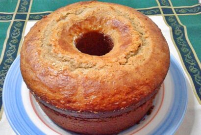 Thumbnail for Bolo do Lanche receita da Avó Bia (um bolo que nos leva aos sabores da nossa infância)