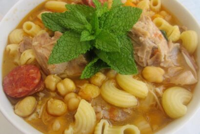 Thumbnail for Sopa de Carne com Grão e Massa