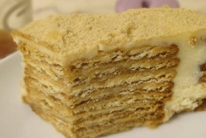 Thumbnail for Receita de Bolo de bolacha super rápido e fácil de fazer – Fica delicioso!