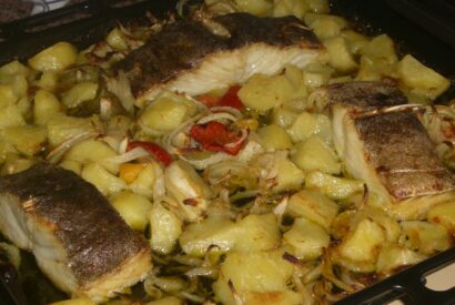 Thumbnail for Bacalhau no forno com Pimentos e Batatas fica com um sabor delicioso!