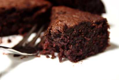 Thumbnail for Bolo de chocolate e beterraba- Fica um bolo intenso e a beterraba dá-lhe alguma humidade, sem dúvida uma receita que vai querer repetir.