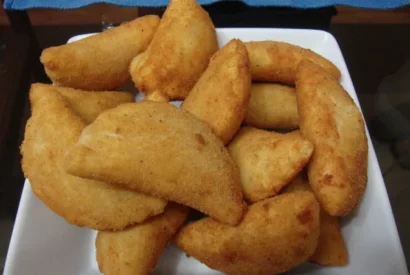 Thumbnail for Estes rissóis ficam uma maravilha! Ficam mesmo no ponto ideal. Como se costuma dizer, são de comer e chorar por mais.