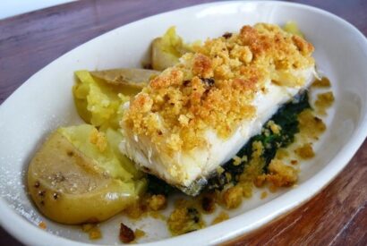 Thumbnail for Bacalhau com Broa em Cama de Espinafres e Batatas a Murro