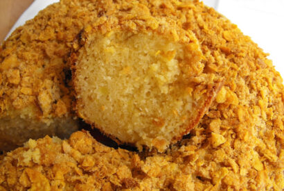 Thumbnail for Bolo de maçã picada com crumble de corn flakes-Perfeita para acompanhar um café bem tirado ou um chá quente.