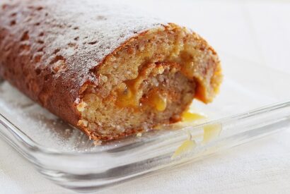 Thumbnail for Torta de amêndoa e noz- Uma torta macia e deliciosa para qualquer ocasião!