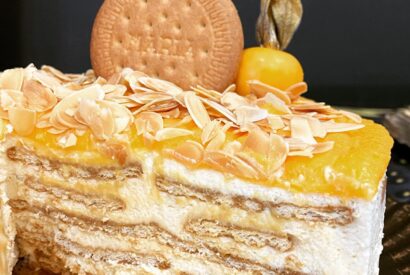 Thumbnail for Bolo de Bolacha com Cobertura de Doce de Ovos…