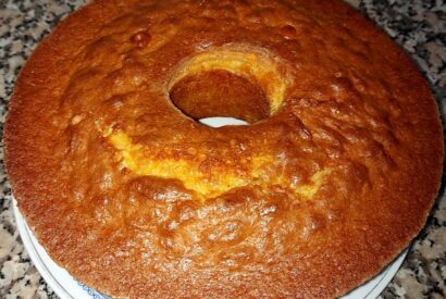 Thumbnail for Bolo de Iogurte de Coco que é super rapido de fazer e cheio de sabor…