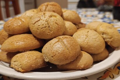 Thumbnail for Bolinhos de Azeite Tradicionais – Crocantes por Fora, Macios por Dentro