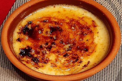Thumbnail for Uma receita tradicional portuguesa de leite creme: simples, rápida e irresistivelmente cremosa. Leva poucos ingredientes e faz sucesso em qualquer mesa!