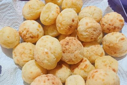 Thumbnail for Pão de Queijo Caseiro – Receita Fácil e Irresistível para Qualquer Ocasião