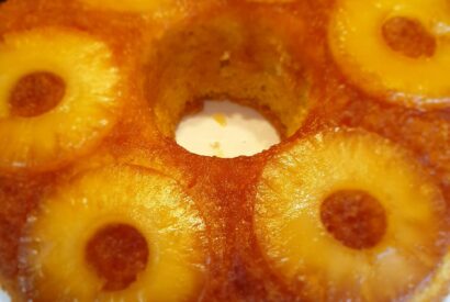 Thumbnail for Bolo de Ananás Caramelizado – Fofo, Húmido e Cheio de Sabor Tropical