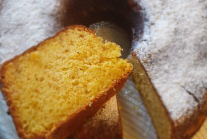 Thumbnail for Bolo de Mel do Convento de S. Bento – Receita Tradicional com Azeite e Canela
