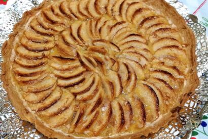 Thumbnail for Tarte de Maçã Folhada Rápida e Deliciosa