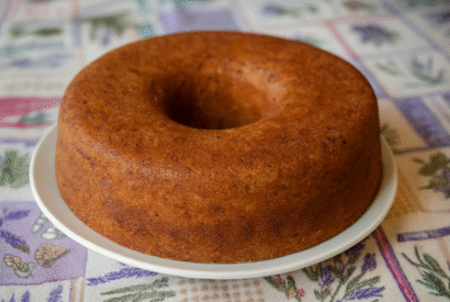 Thumbnail for Bolo de Mel e Nozes com Canela – Fofo, Aromático e Irresistível!Bolo de Mel, Canela e Nozes