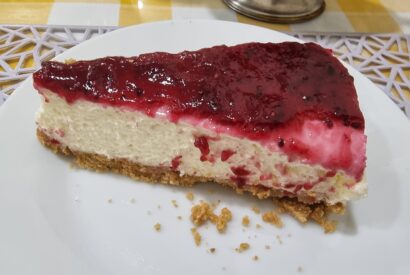 Thumbnail for Cheesecake de Morango Fácil (sem forno)