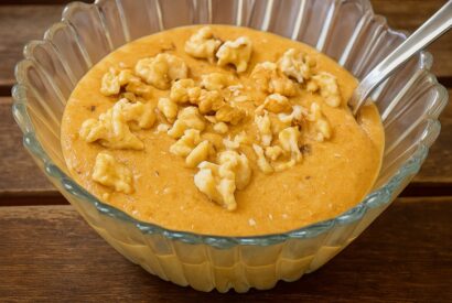 Thumbnail for Baba de Camelo Cremosa com Nozes e Canela – Sobremesa Rápida e Deliciosa