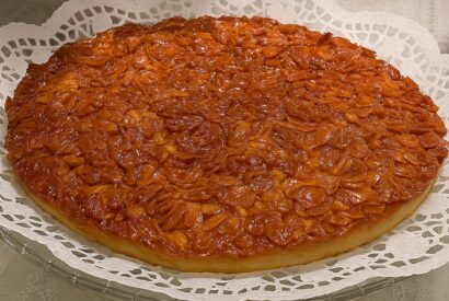 Thumbnail for Tarte de Amêndoa Deliciosa — Crocante por Cima, Fofa por Dentro!