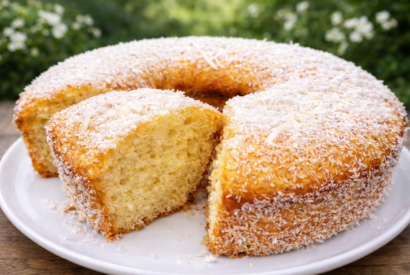 Thumbnail for Bolo de Ananás e Coco (com um Segredo Delicioso)