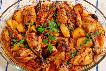Thumbnail for Frango no Forno com Batatas (Suculento e Cheio de Sabor)