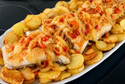 Thumbnail for Bacalhau com Cebolada e Batatas Fritas