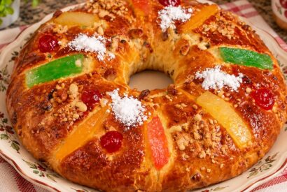 Thumbnail for Bolo Rei Tradicional com Frutos Secos e Fruta Cristalizada