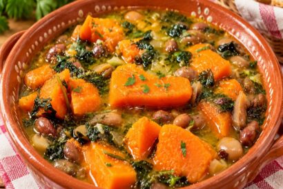 Thumbnail for Sopa de Feijão com Abóbora e Couve – Sabor Caseiro à Moda Antiga